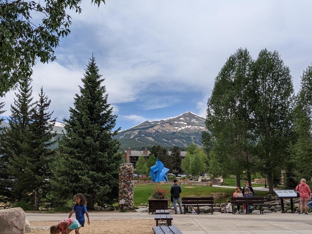 Main Street Breck, Walk Everywhere! Breckenridge Bagian luar foto